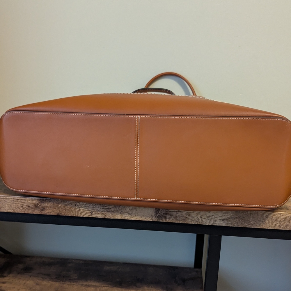 Coach Toby Turnlock Tote - Picture 3 of 11